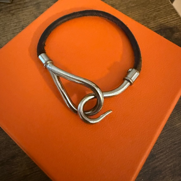 Hermes leather hook bracelet - Picture 7 of 9